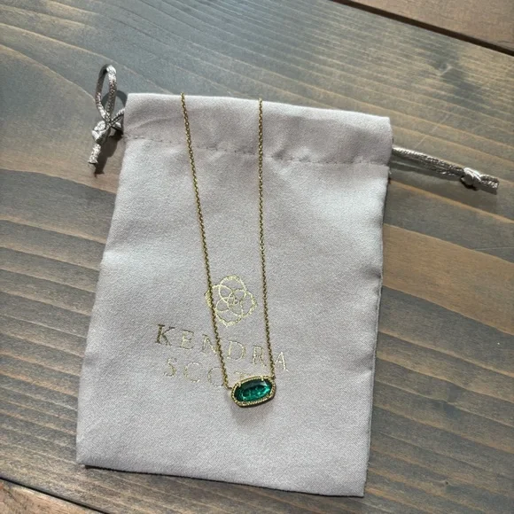 Elisa Gold Pendant Necklace in London Blue Glass - Picture 4 of 7